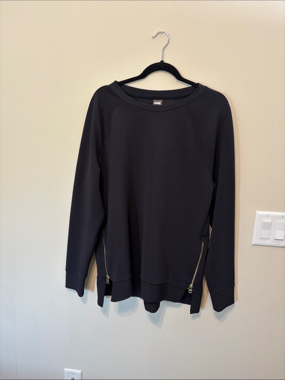 Avia Black Crewneck long sleeve top with gold tone Side Zippers size L